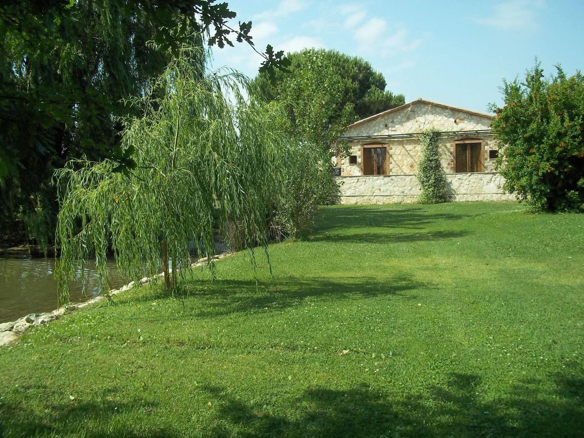 טרקיניה Agriturismo Lupo Cerrino מראה חיצוני תמונה